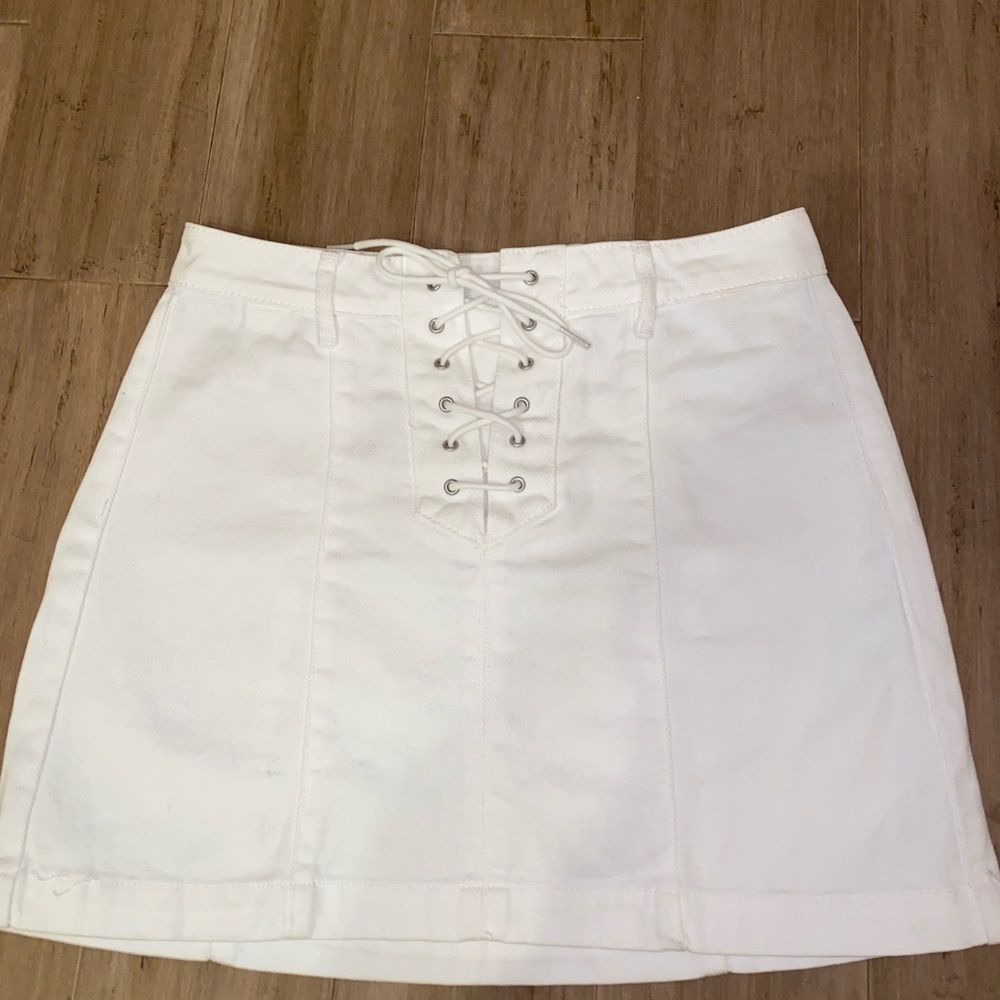 Kendall & Kylie lace up white jean skirt